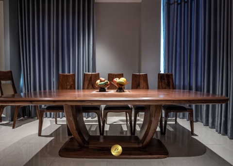 Bàn ăn gỗ óc chó V'LUXE BA-07